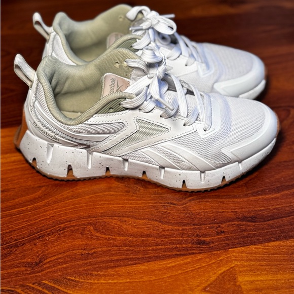 Reebok Shoes - Reebok White Woman Sneakers